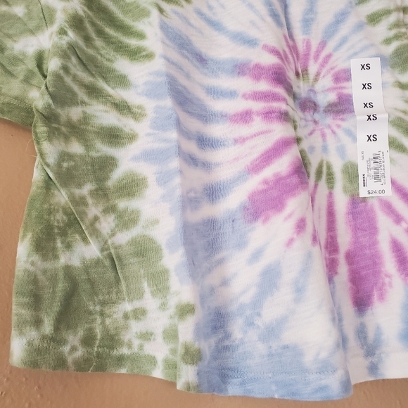 SO Junior's Cropped Boxy Tie Dye Tee - Picture 2 of 5